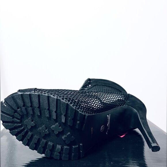 New Fishnet Lace Up booties - Picture 5 of 5